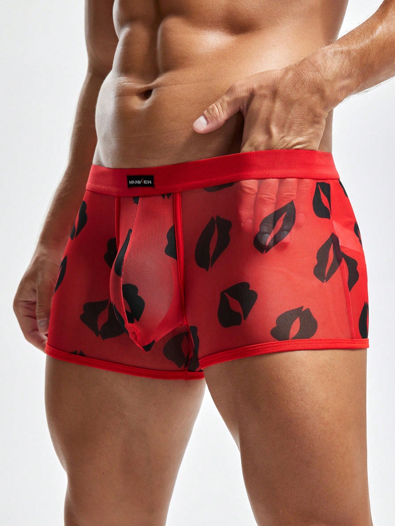 Men’s Lip Print Pattern Short With Woven Detail For Casual Wear