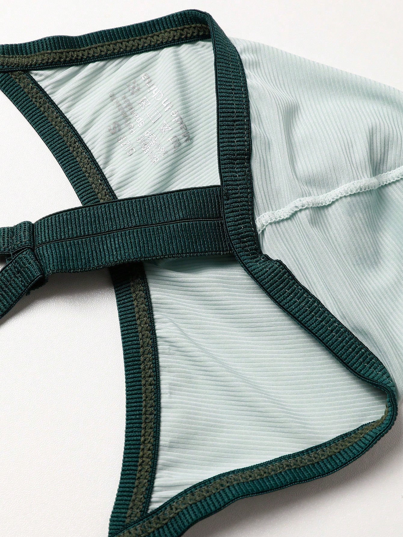 Men's Colorblock Low-Rise Sexy Thong Underwear With Backside Cutout