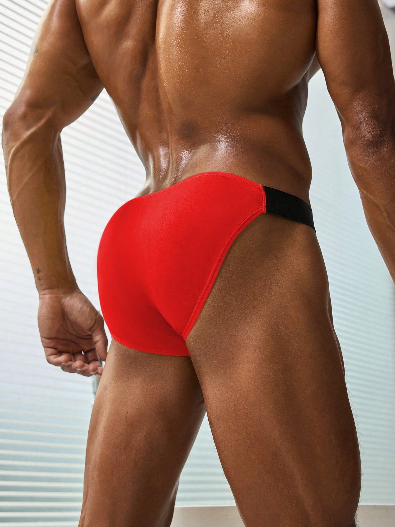 Men’s Lightweight Short Soft Fabric Design For Daily Styling