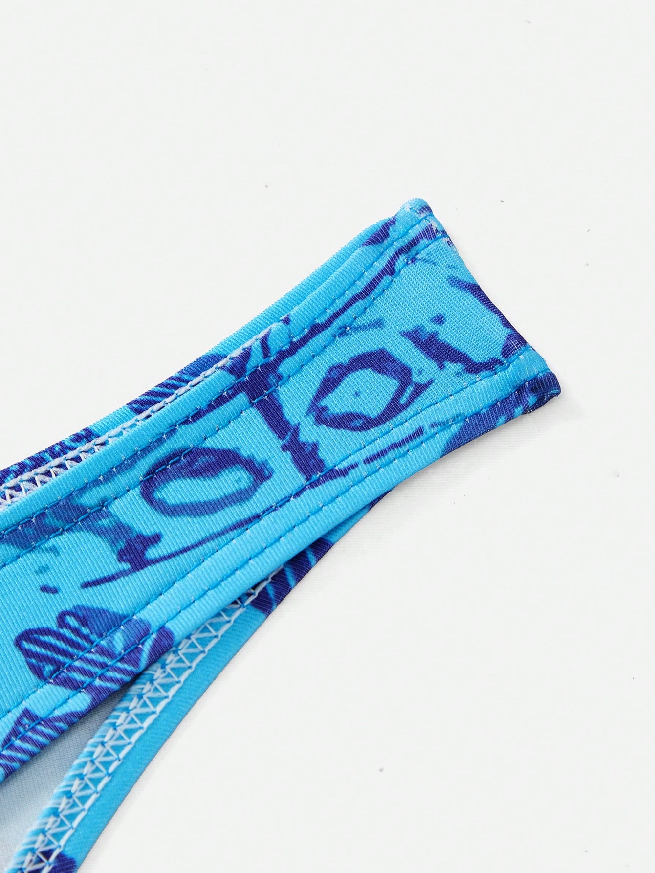 Men’s All-Over Print Short, Low-Rise Style, Clean Design, For Daily Wear