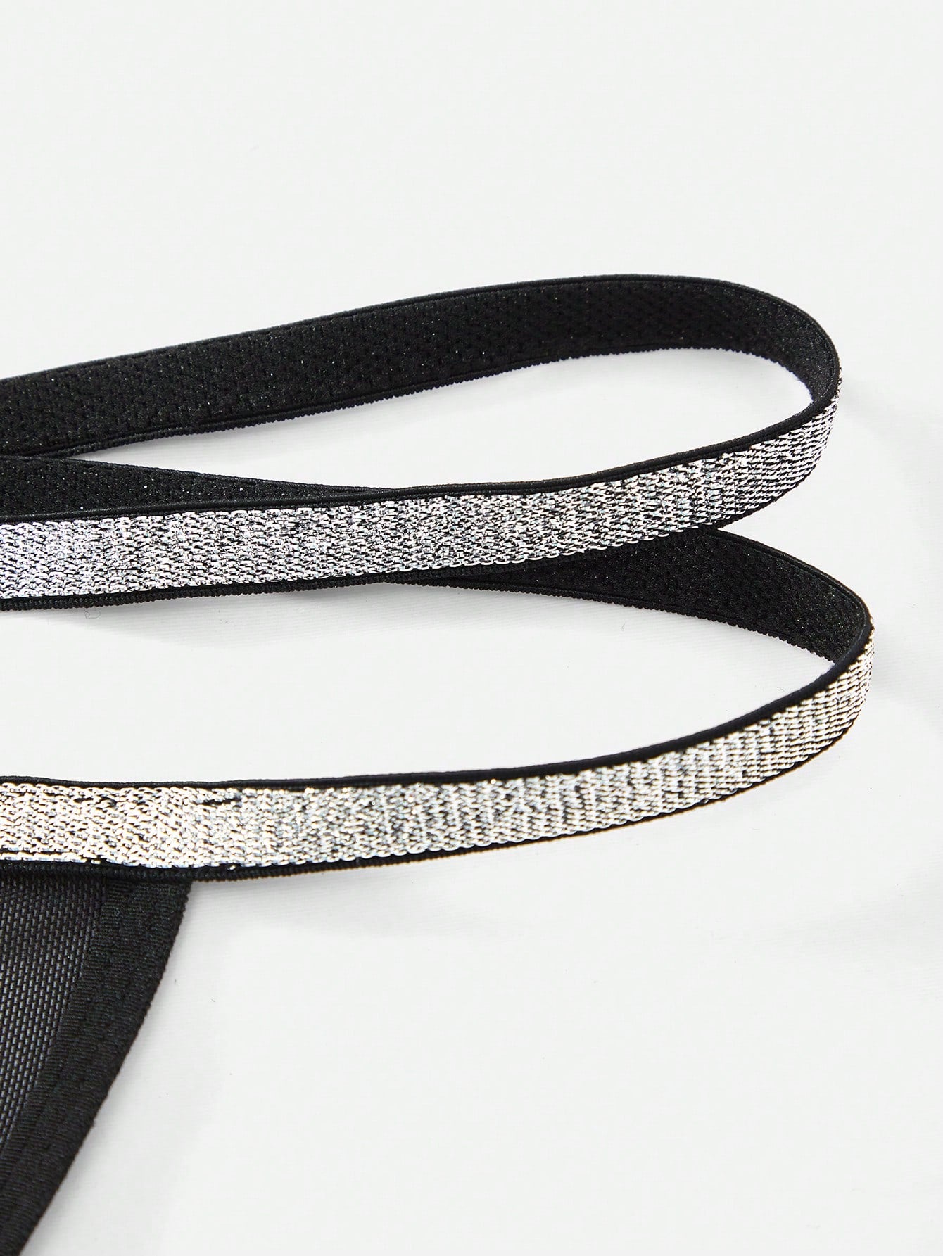 1pc Men’s Black Mesh Short with Silver Thread Detail, Lightweight Fabric, Simple Design