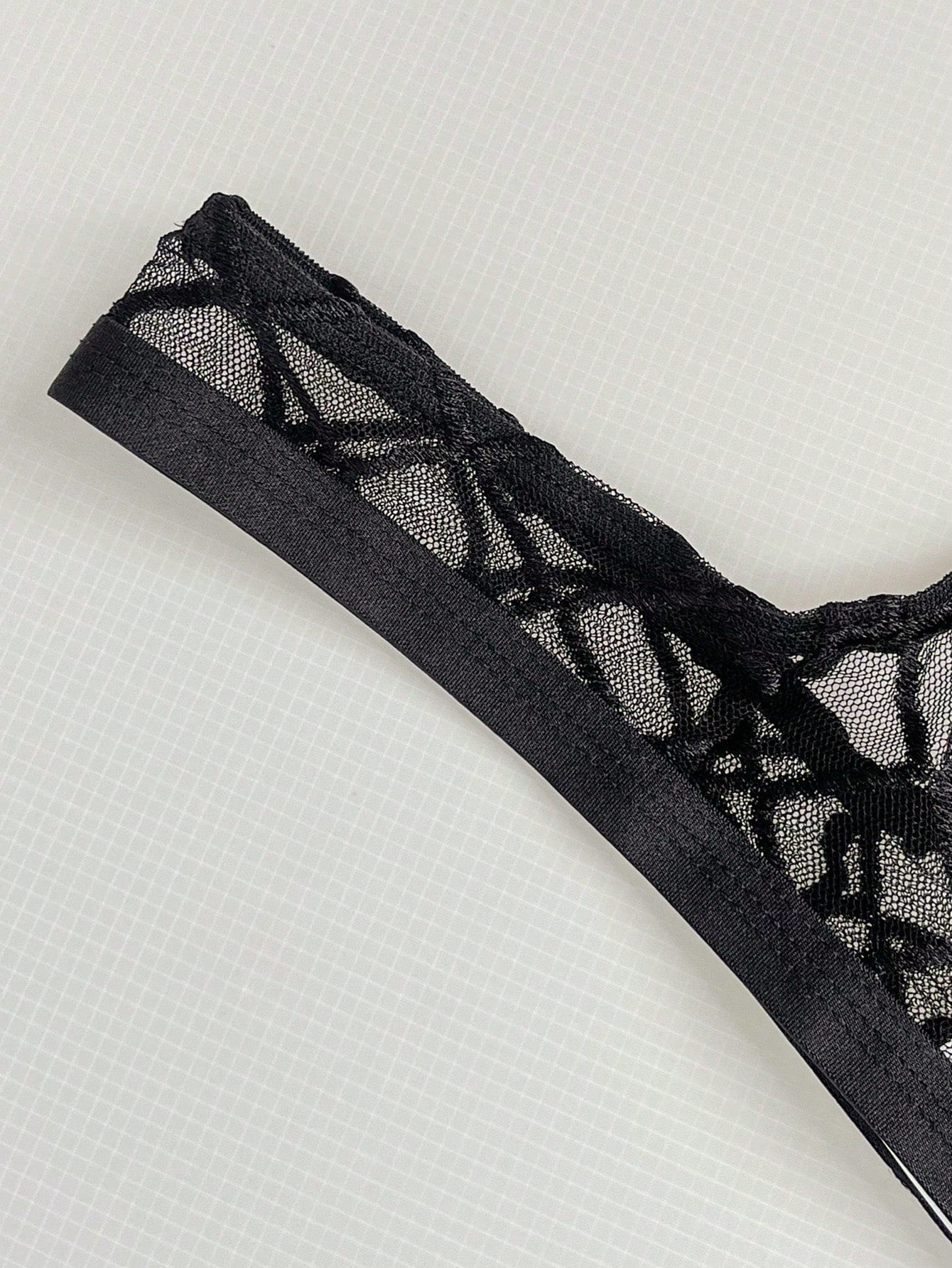 Men’s Black High Stretch Fabric Short With Simple Structure And Flexible Feel For Indoor Use