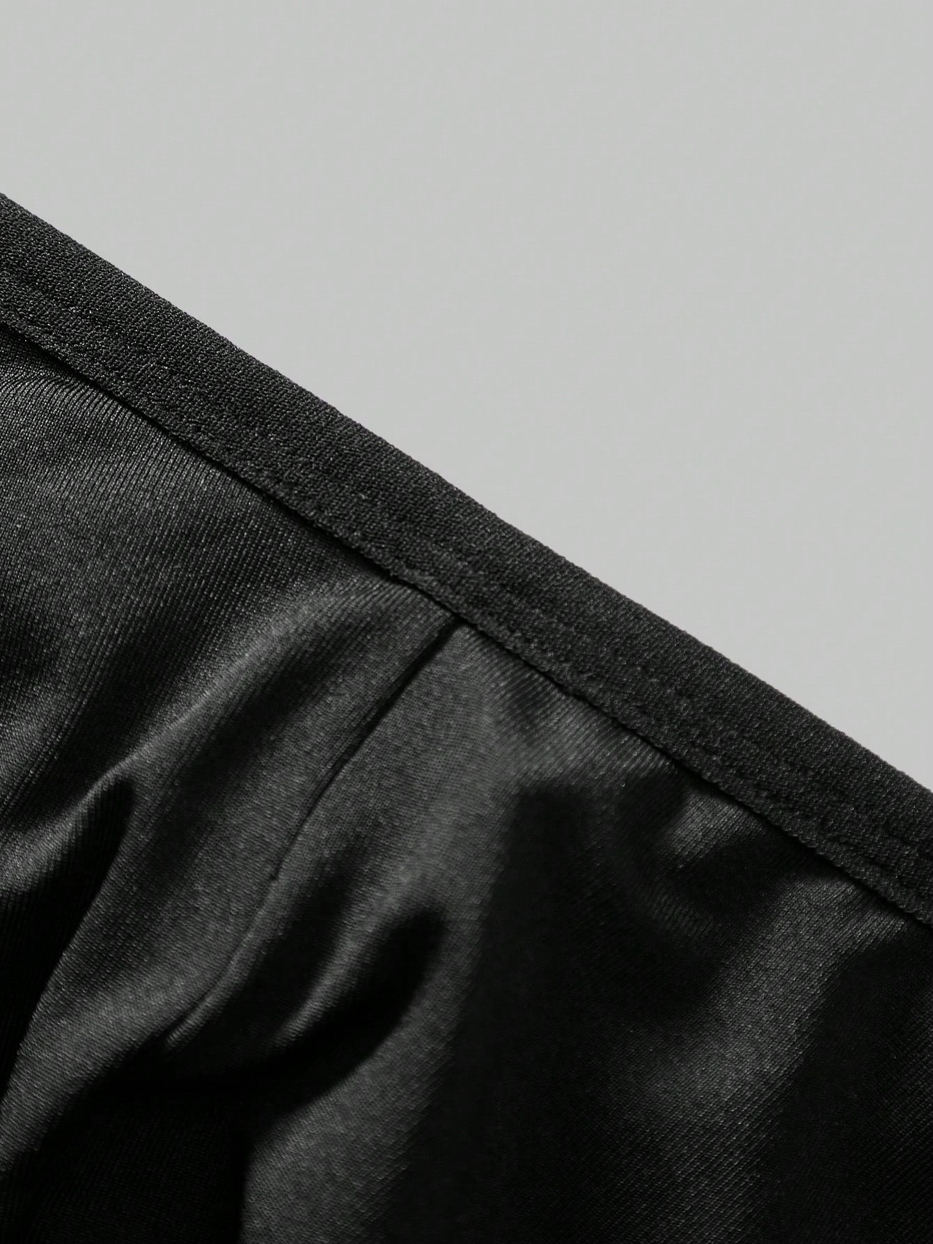 Men’s Solid Color Short Hollow Design Minimal Decor Detail For Daily Styling