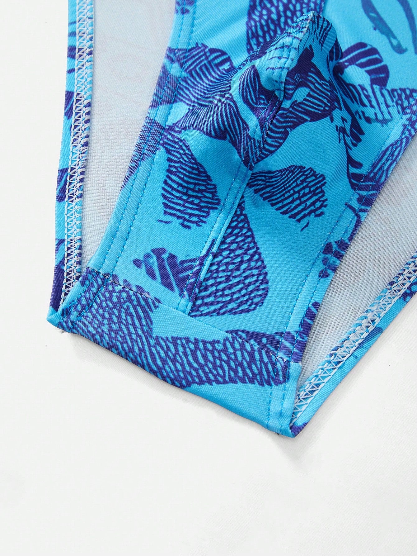 Men’s All-Over Print Short, Low-Rise Style, Clean Design, For Daily Wear