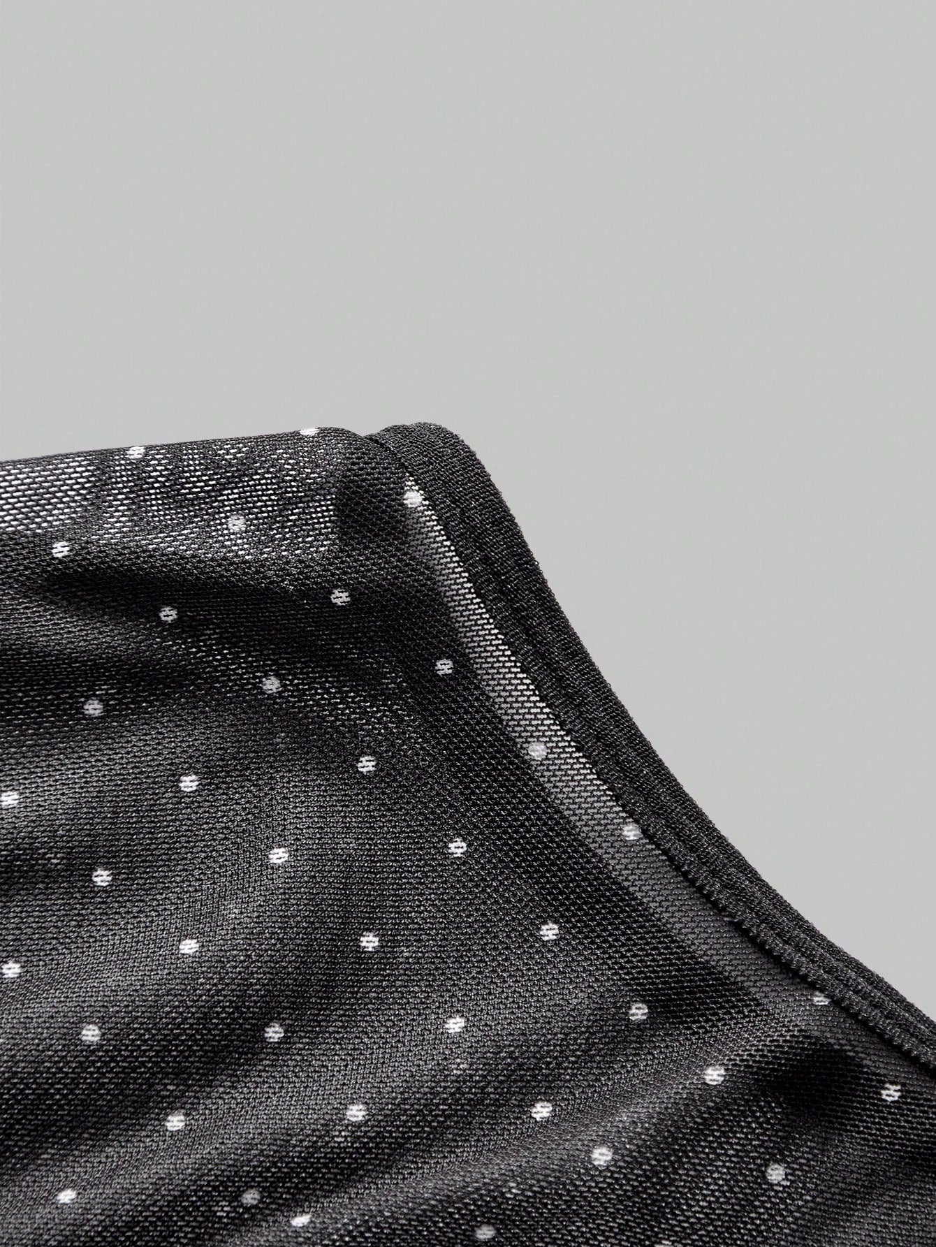 Men’s Mesh Fabric Base Layer T-Shirt With Decorative Stone Accent, Lightweight Design, For Casual Wear