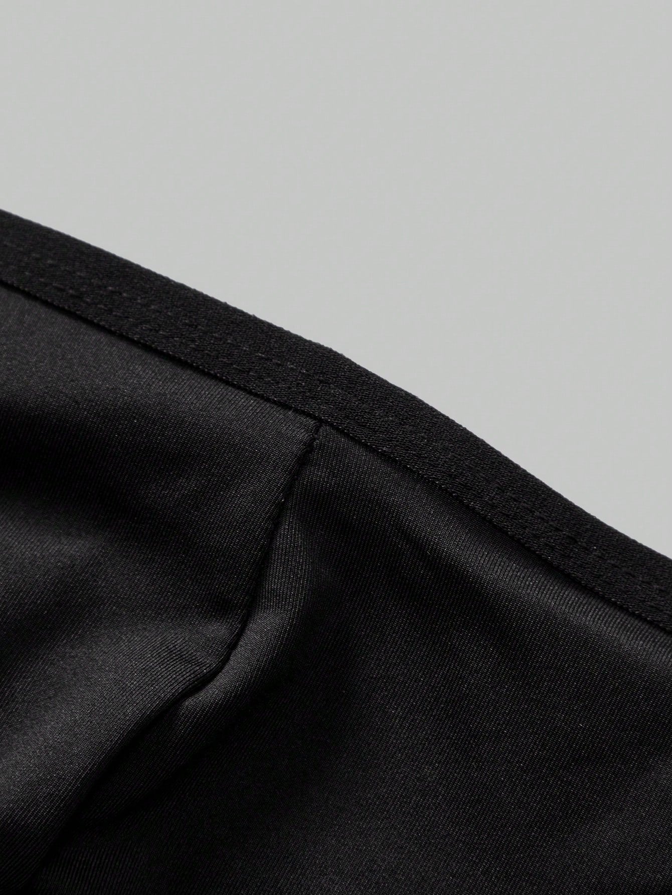 Men’s Solid Color Short, Low-Rise Style, Simple Construction, For Everyday Use