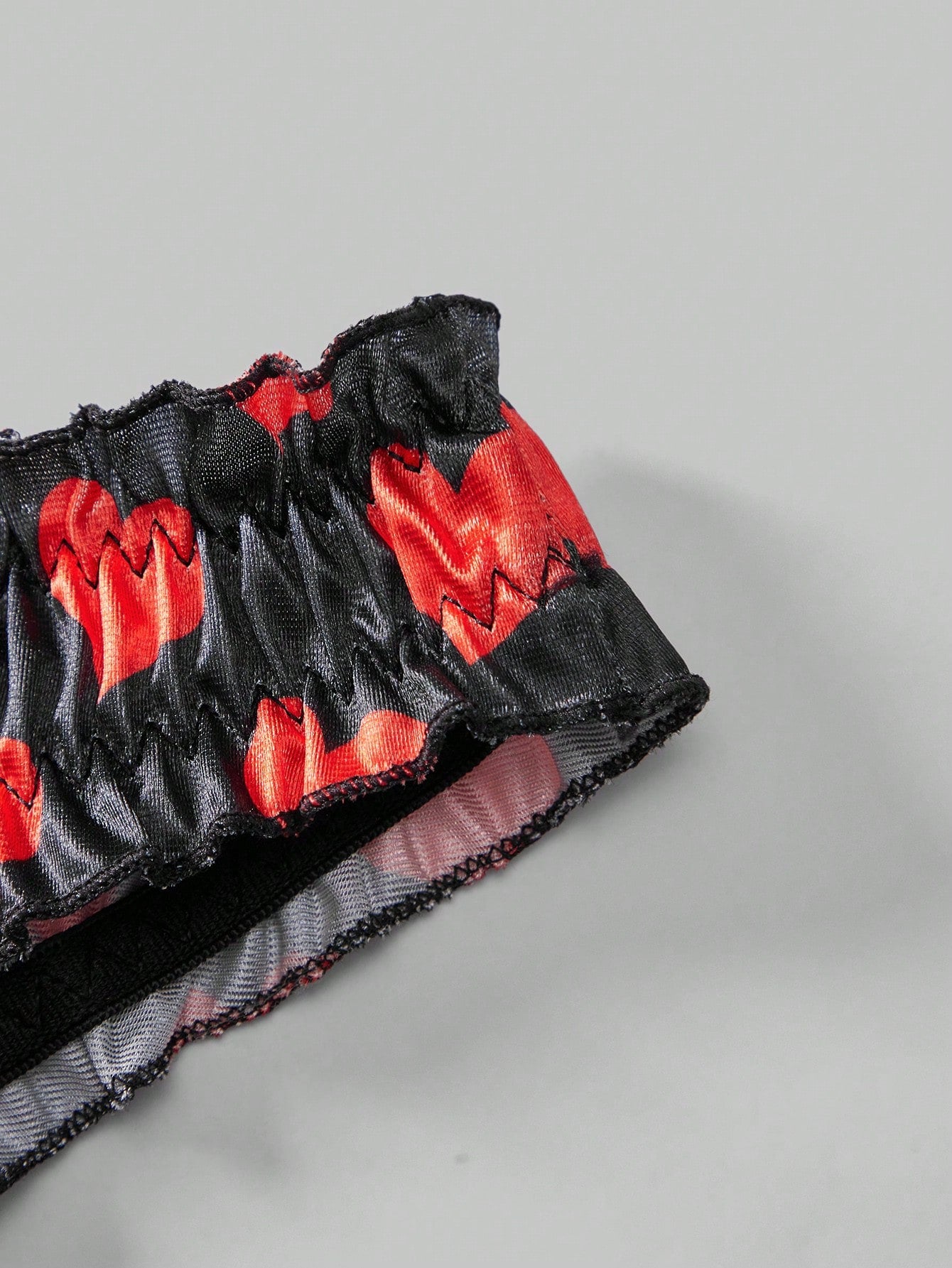 Men’s Heart Pattern Satin-Style Short, Smooth Texture, For General Wear