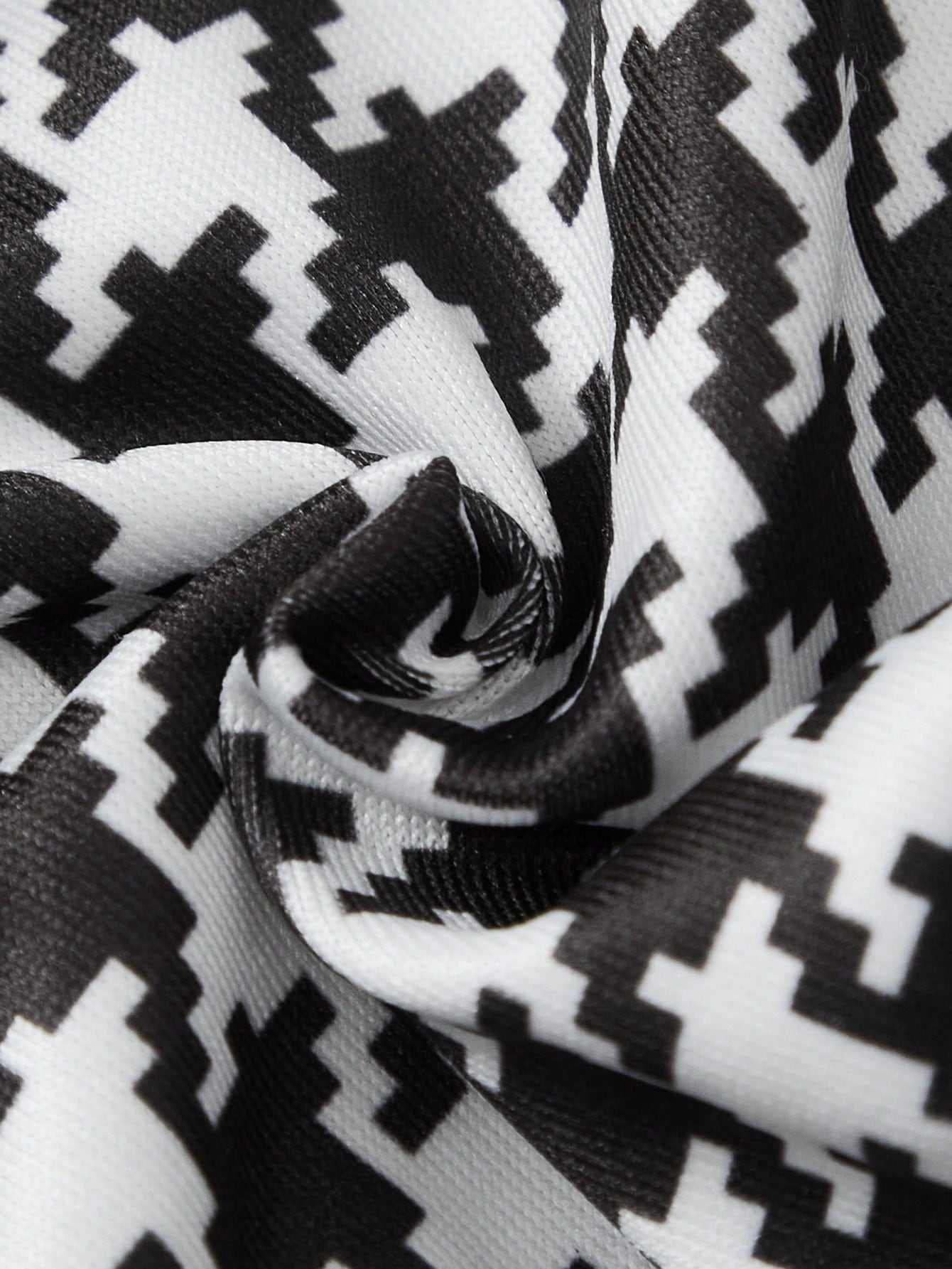 Men’s Printed Patchwork Short Black And White Pattern For Casual Styling