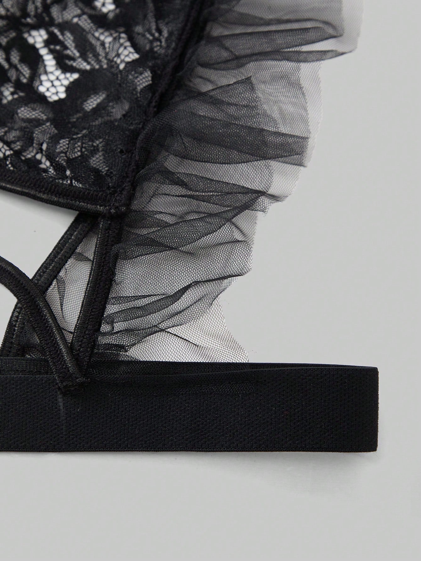 Men’s Black And White Costume-Style Set With Bow Detail And Ruffled Trim, Coordinated Design, For General Wear