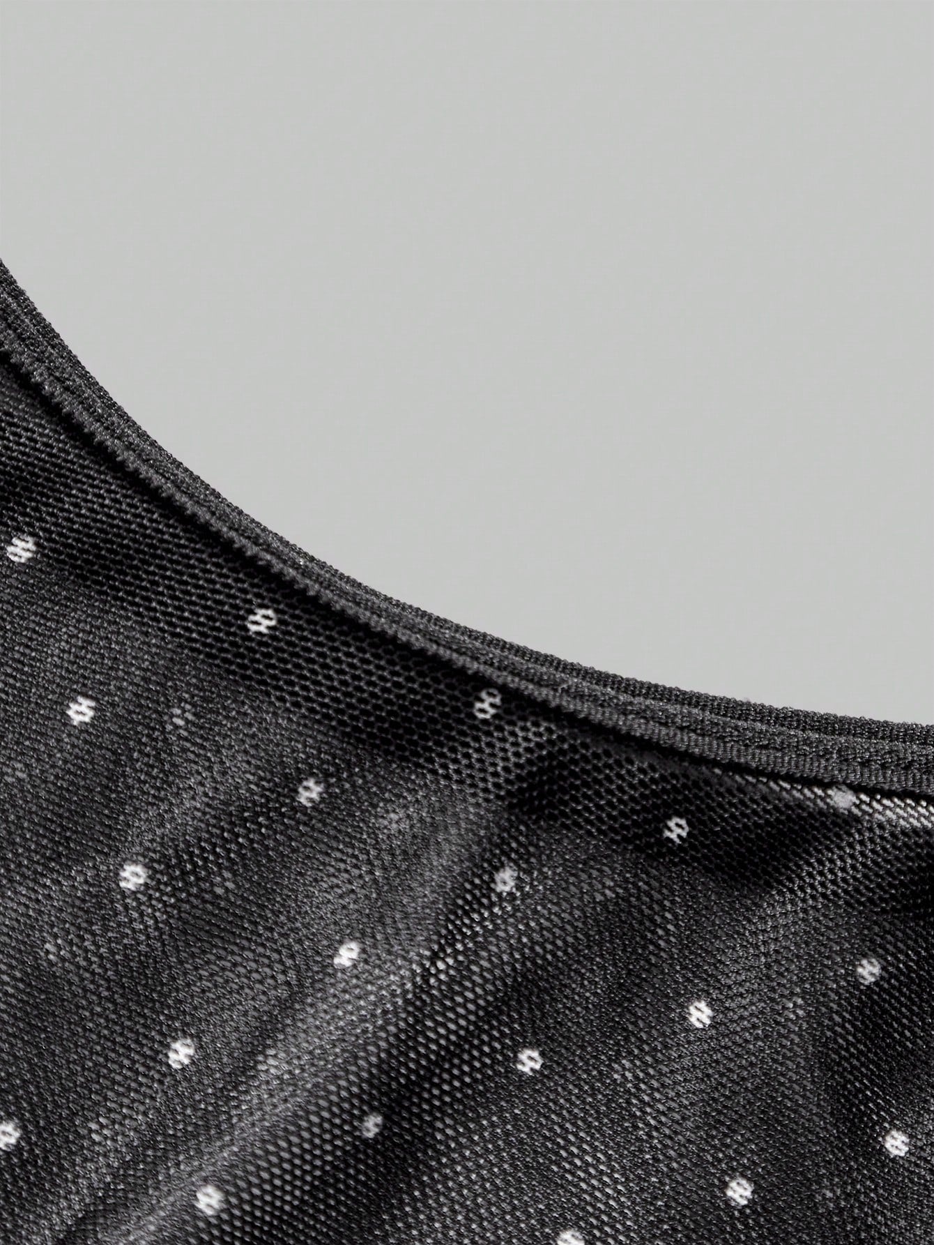 Men’s Mesh Fabric Base Layer T-Shirt With Decorative Stone Accent, Lightweight Design, For Casual Wear