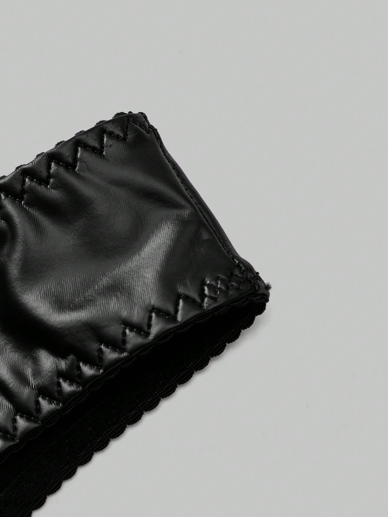 Men’s Solid Color Short, Low-Rise Style, For Daily Wear