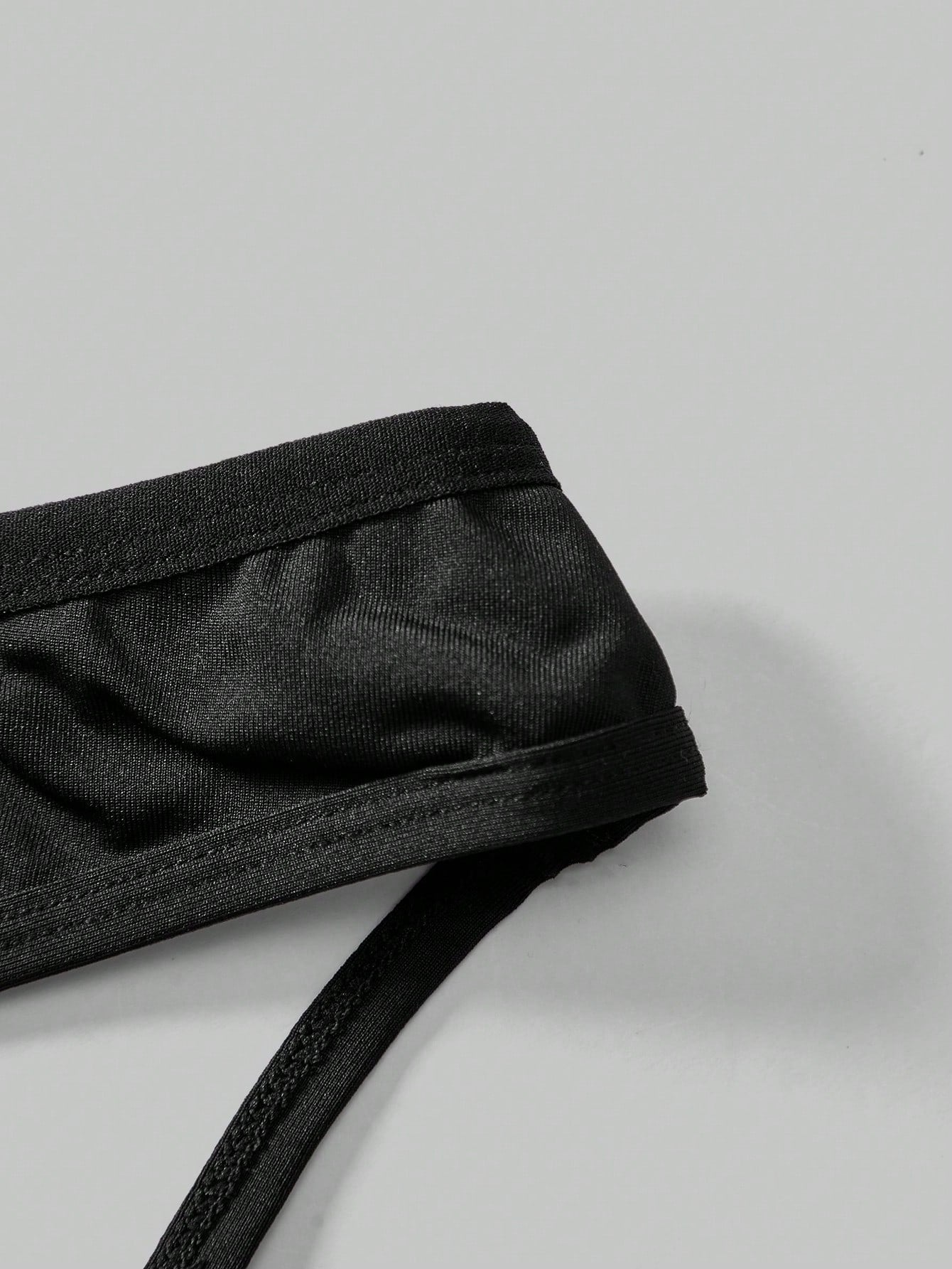 Men’s Solid Color Short Hollow Design Minimal Decor Detail For Daily Styling