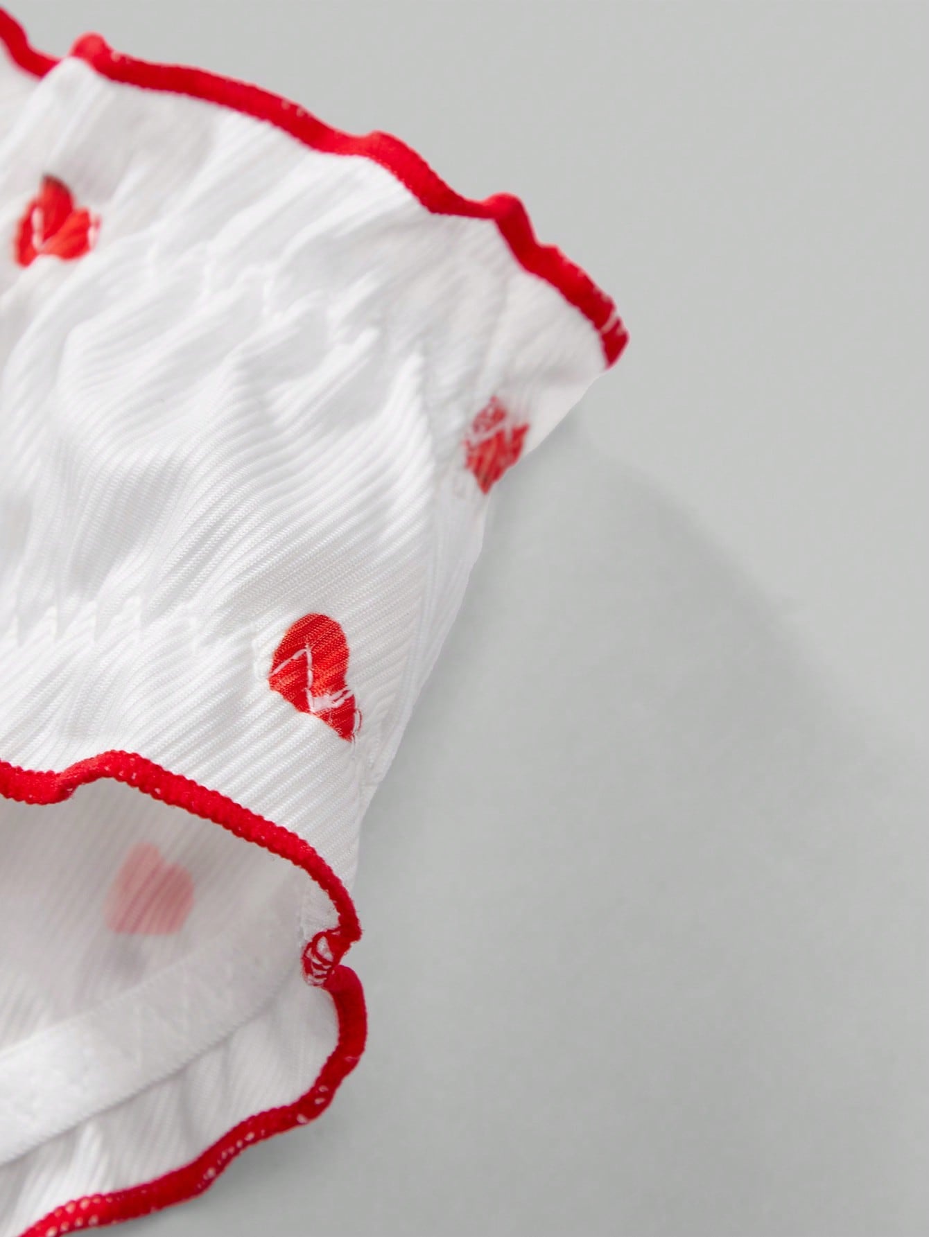 Men’s Heart Print Short With Ruched Detail And Bow Accent, Clean Design, For Daily Wear
