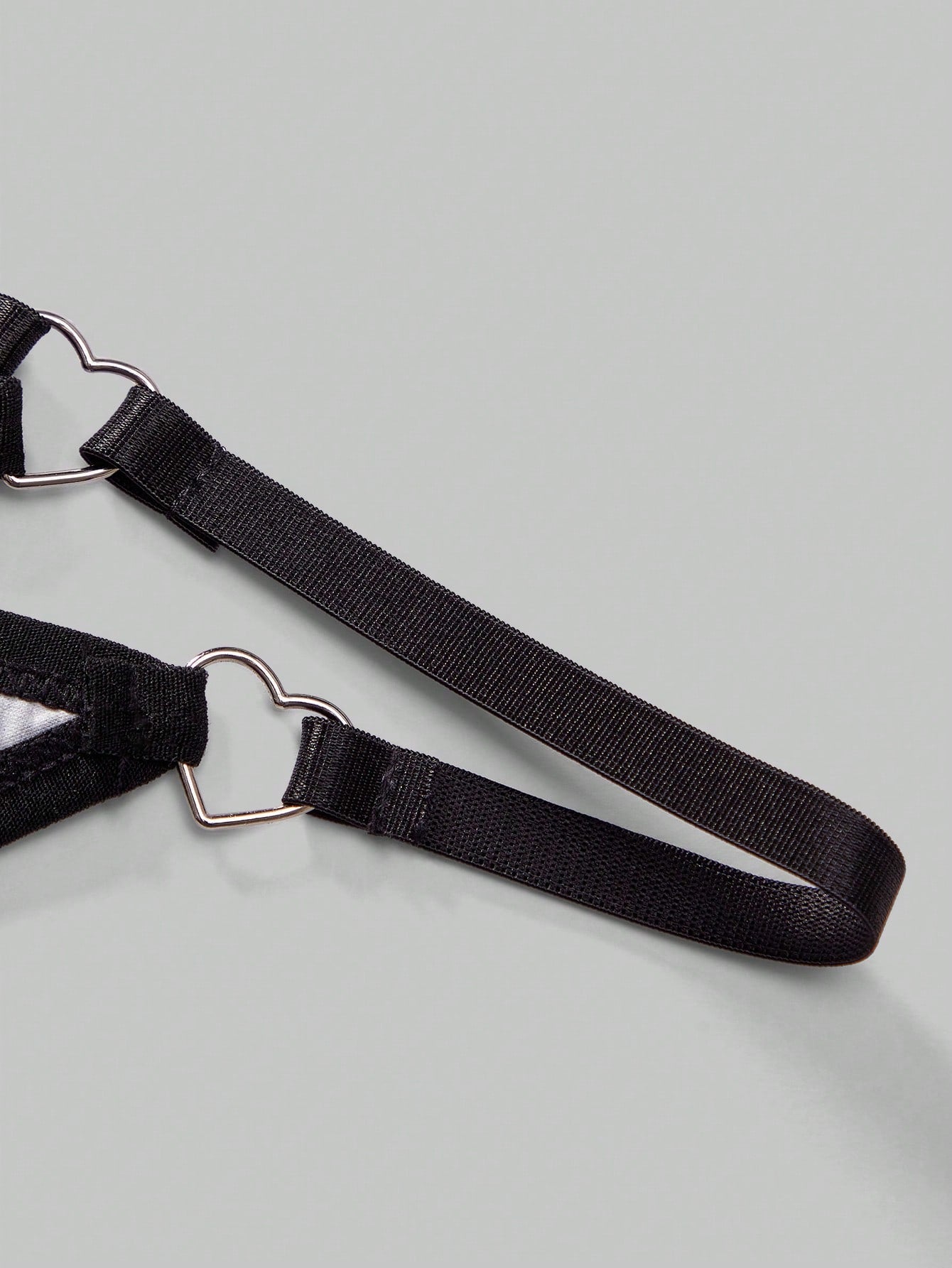 Men’s Leopard Print Short With Decorative Stone Heart Detail, Clean Design, For Everyday Use