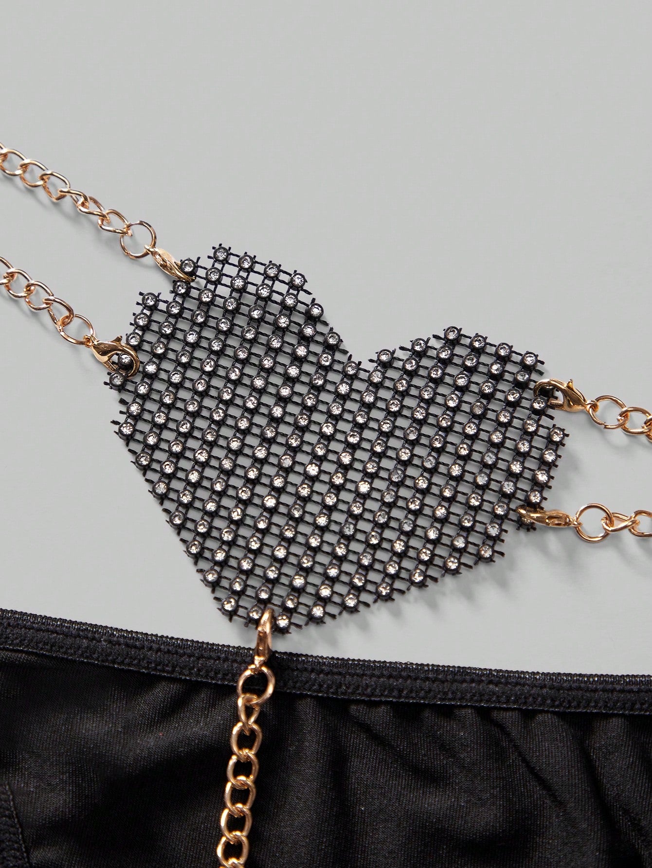 Men’s Short With Heart Motif And Decorative Stone Accent, Metal Chain Detail, For General Wear