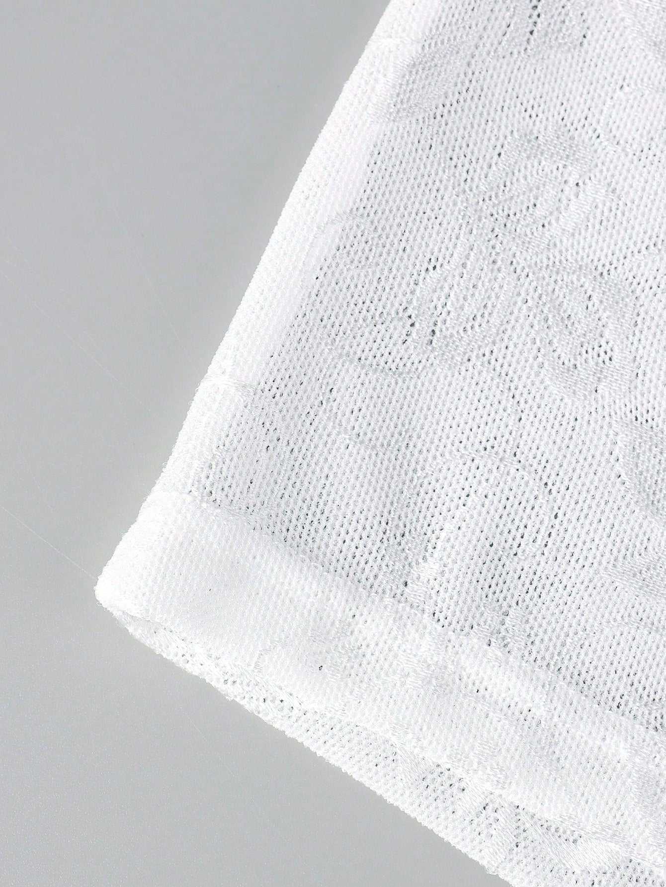 Men’s Patchwork Texture Short Neutral Color Design For Daily Use