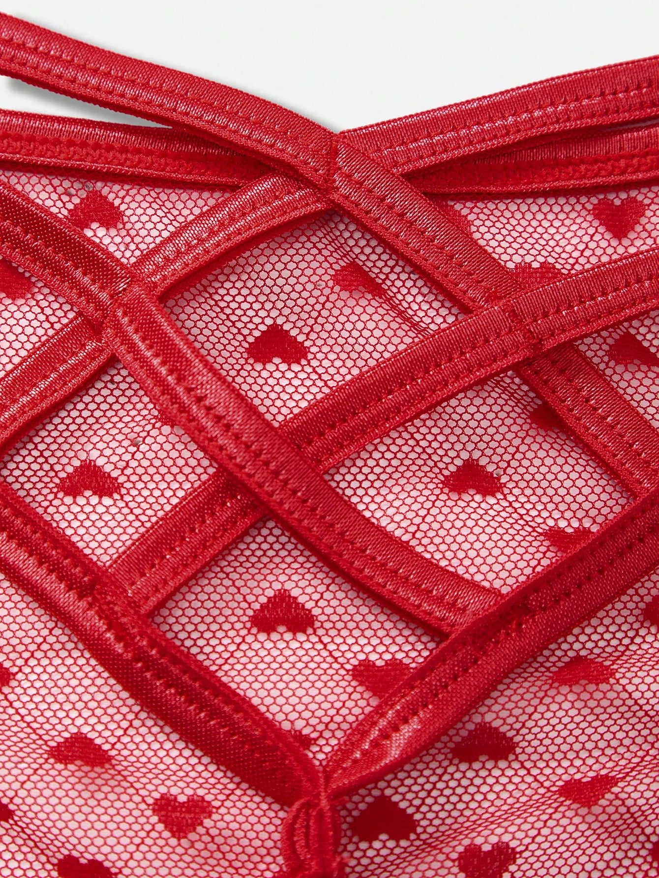 Men’s Criss-Cross Heart Pattern Short, Textured Knit Fabric, Clean Design, For Everyday Use