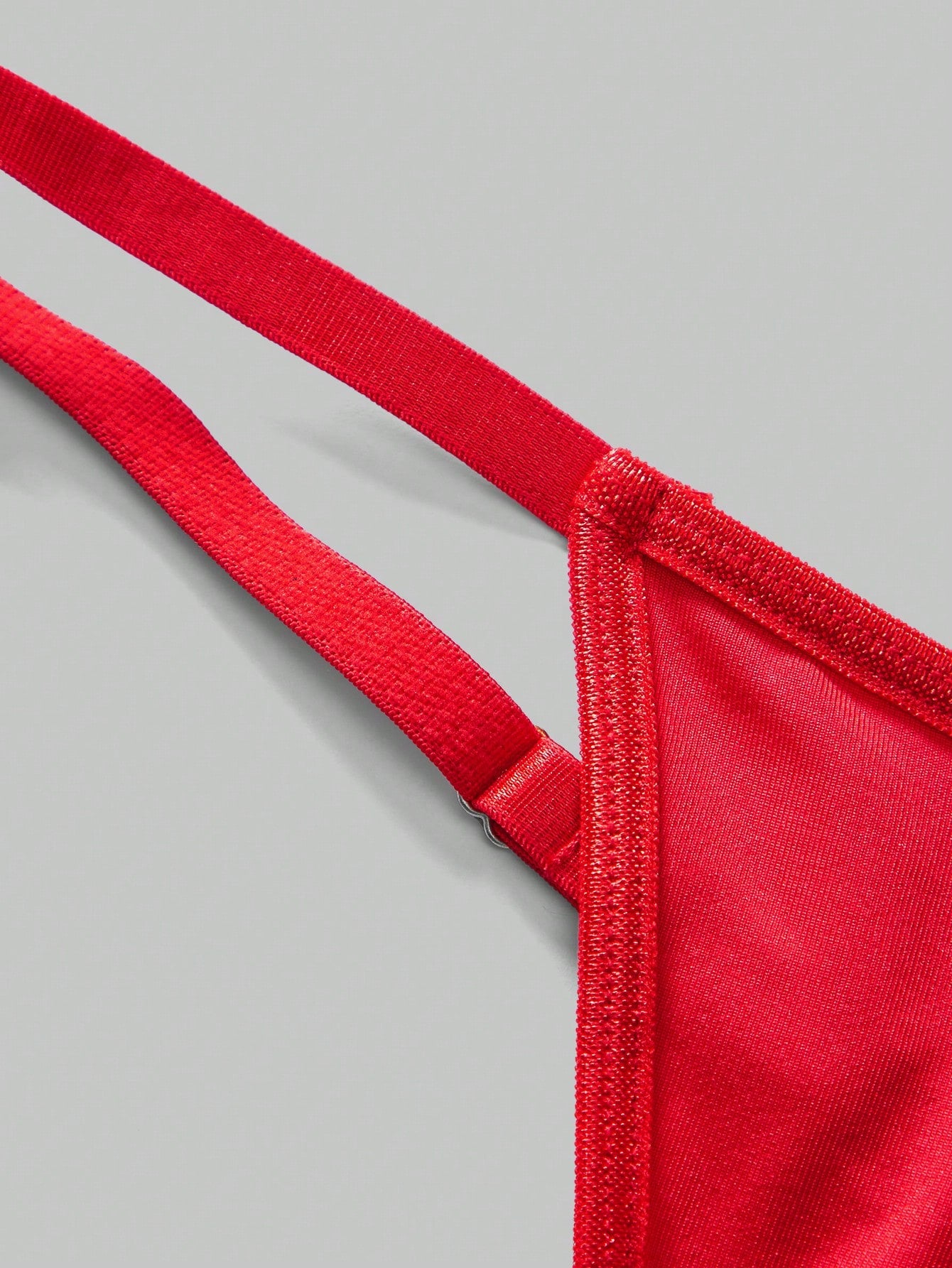 Men’s Short With Chain Accent Detail, Solid Color, Clean Design, For Everyday Use