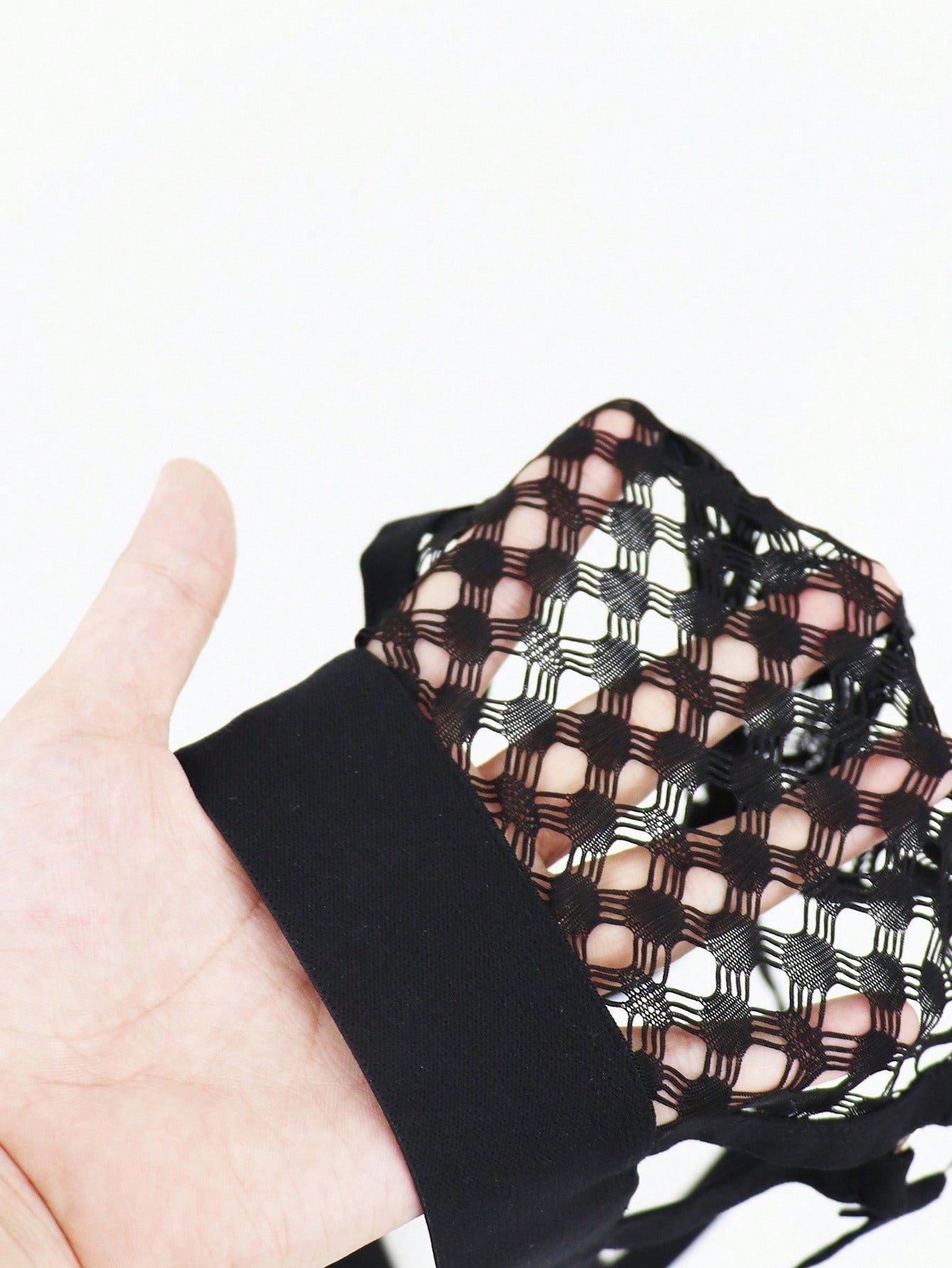 Men’s Solid Color Short with Mesh Detail, Lightweight Material, Simple Everyday Style