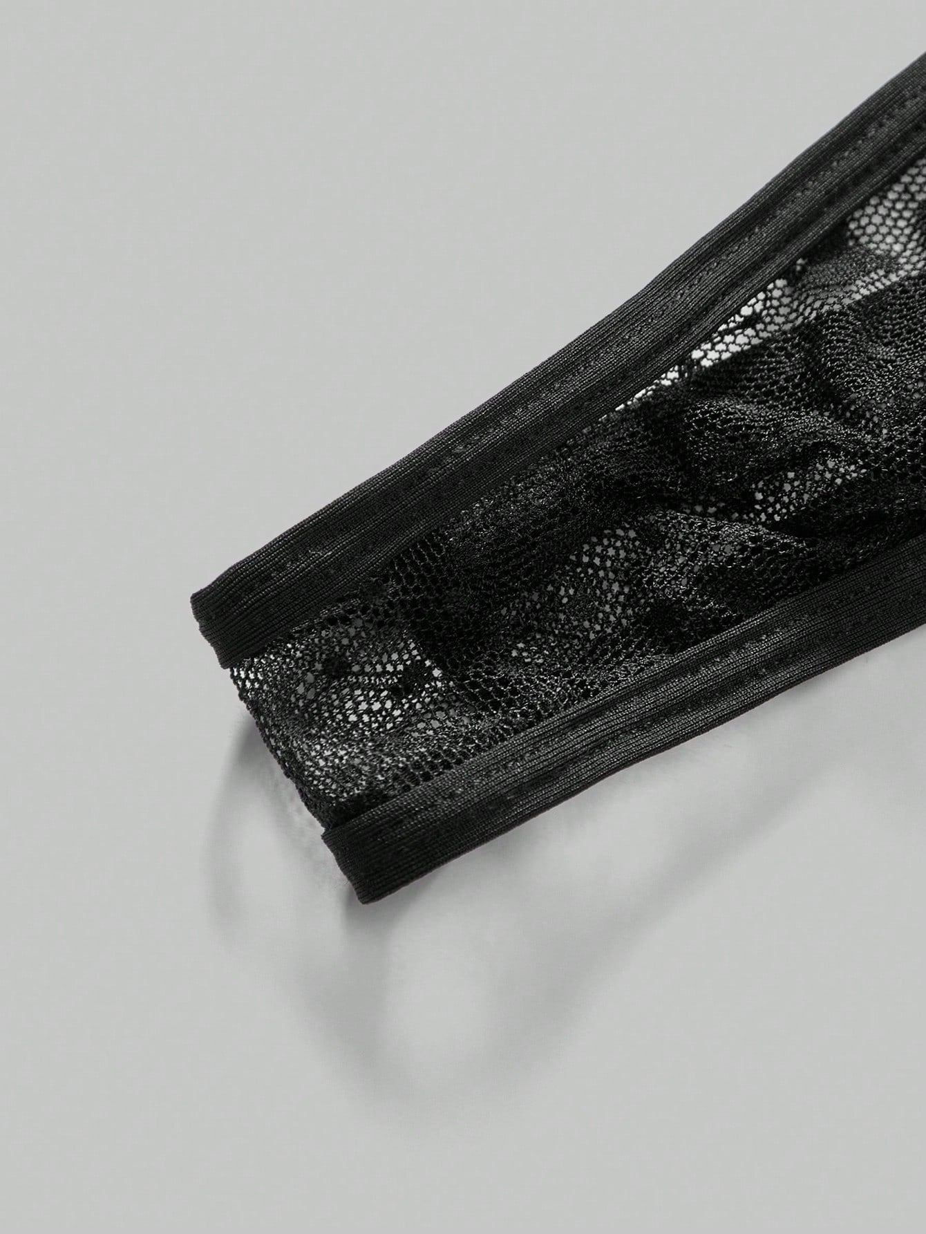 Men’s Mesh Texture Short With Minimal Decorative Detail For Daily Styling