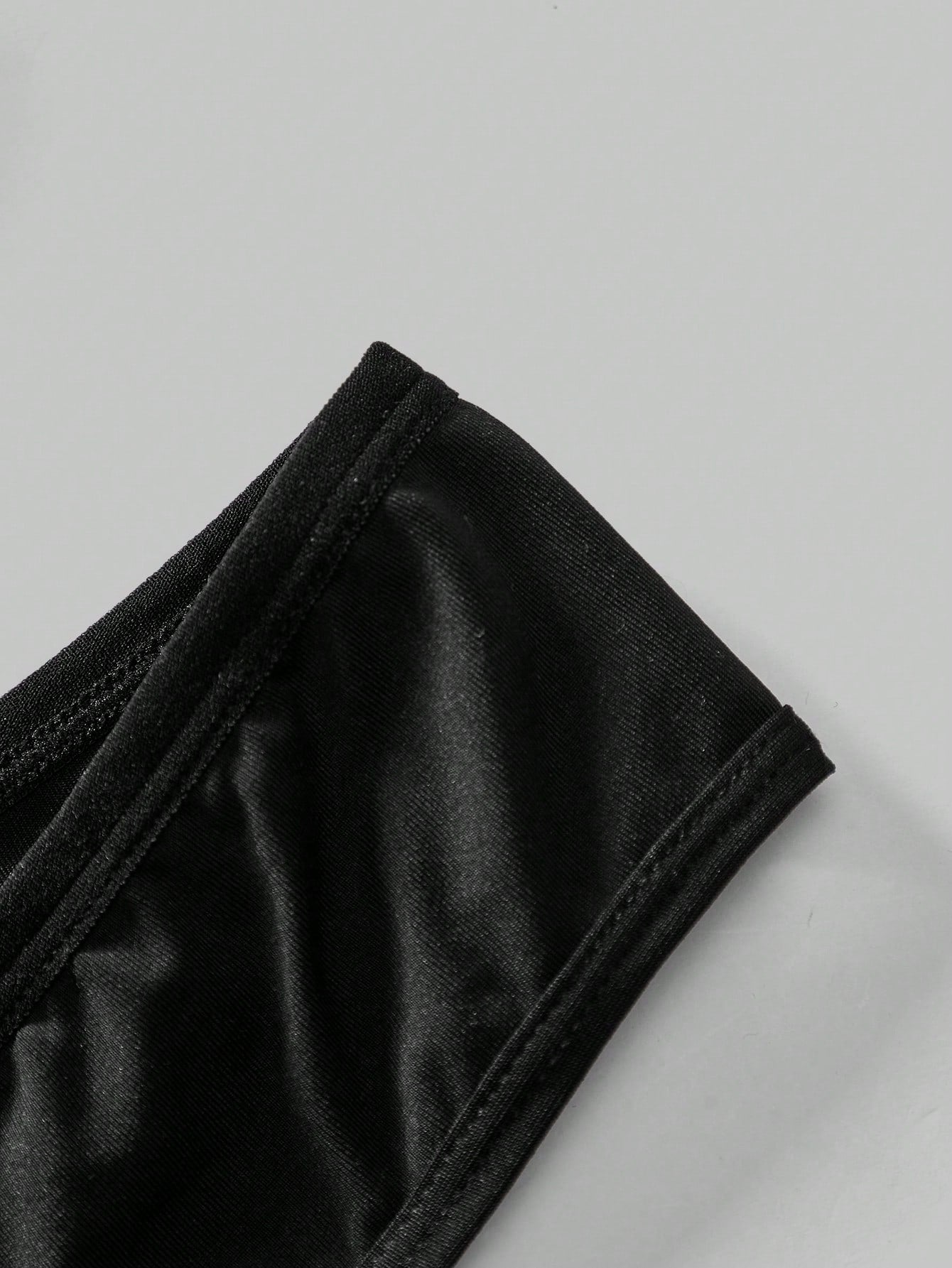 Men’s Mesh Patchwork Short, Lightweight Fabric, Clean Structure, Easy to Wear