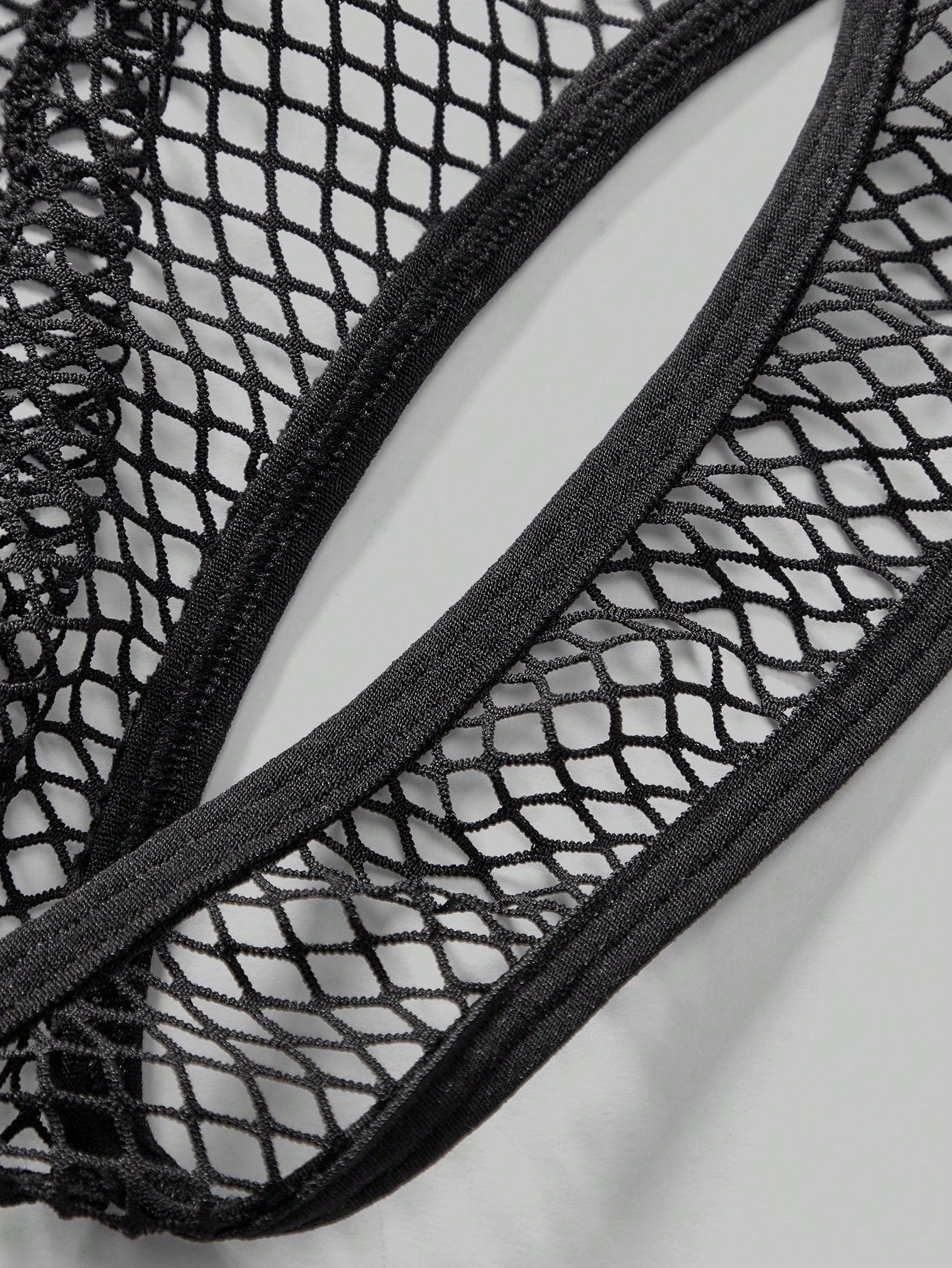 Men’s Solid Color Short With Mesh Pattern Design, Lightweight Structure, For Daily Wear