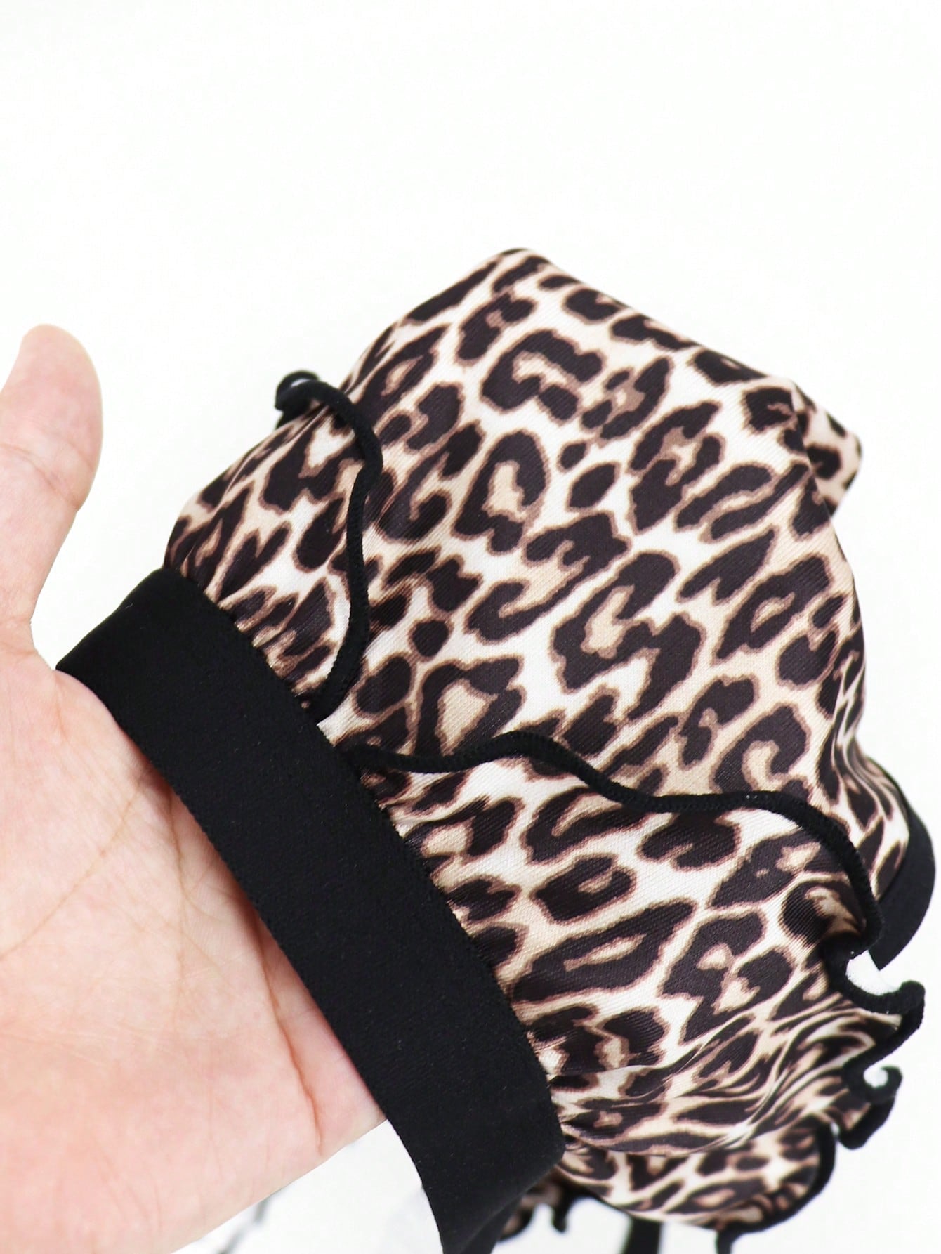 1pc Men’s Leopard Print Short, Low-Rise Style, Soft Fabric Texture, Simple Daily Wear