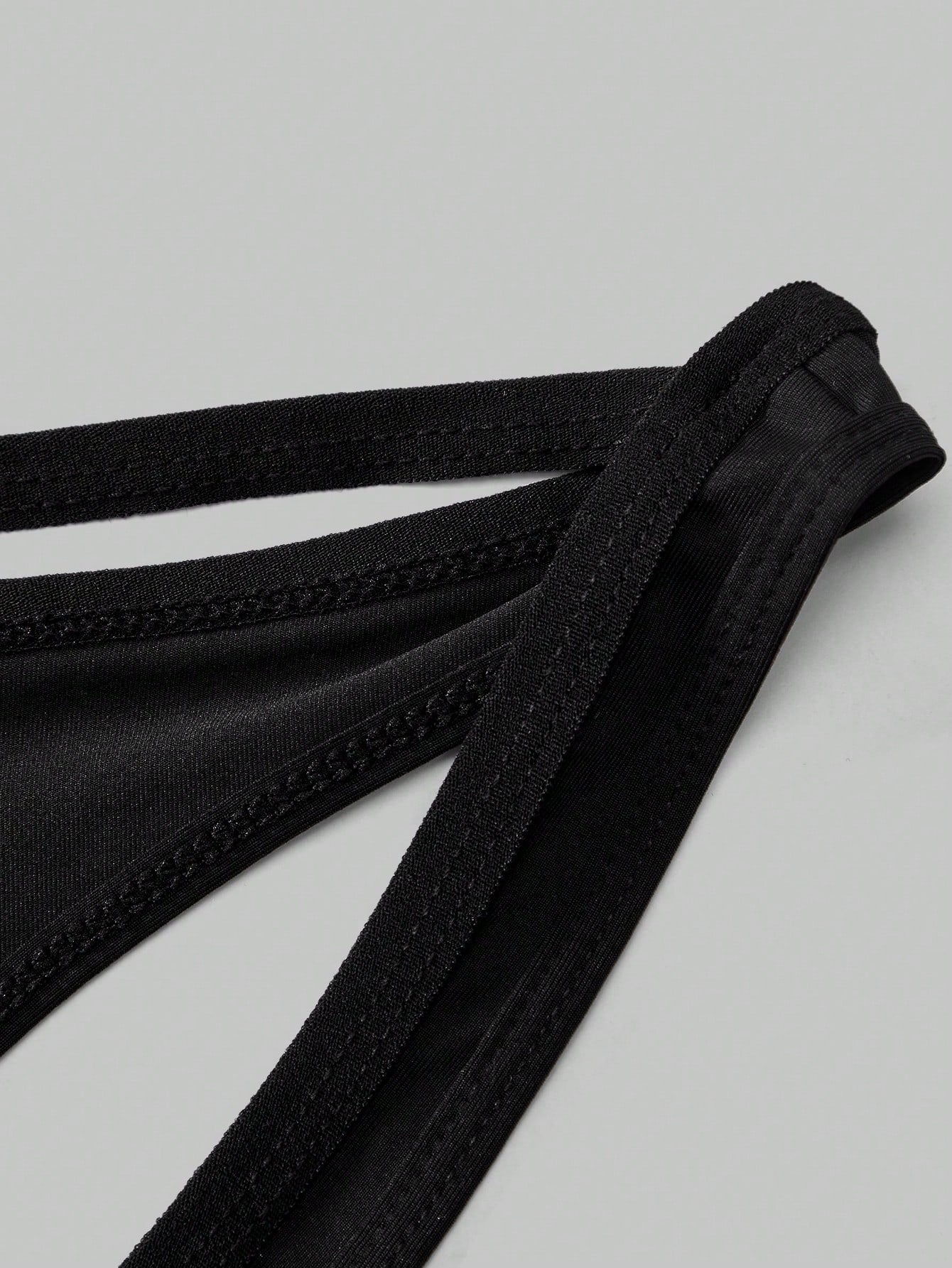 Men’s Solid Color Short, Low-Rise Style, Simple Construction, For Everyday Use