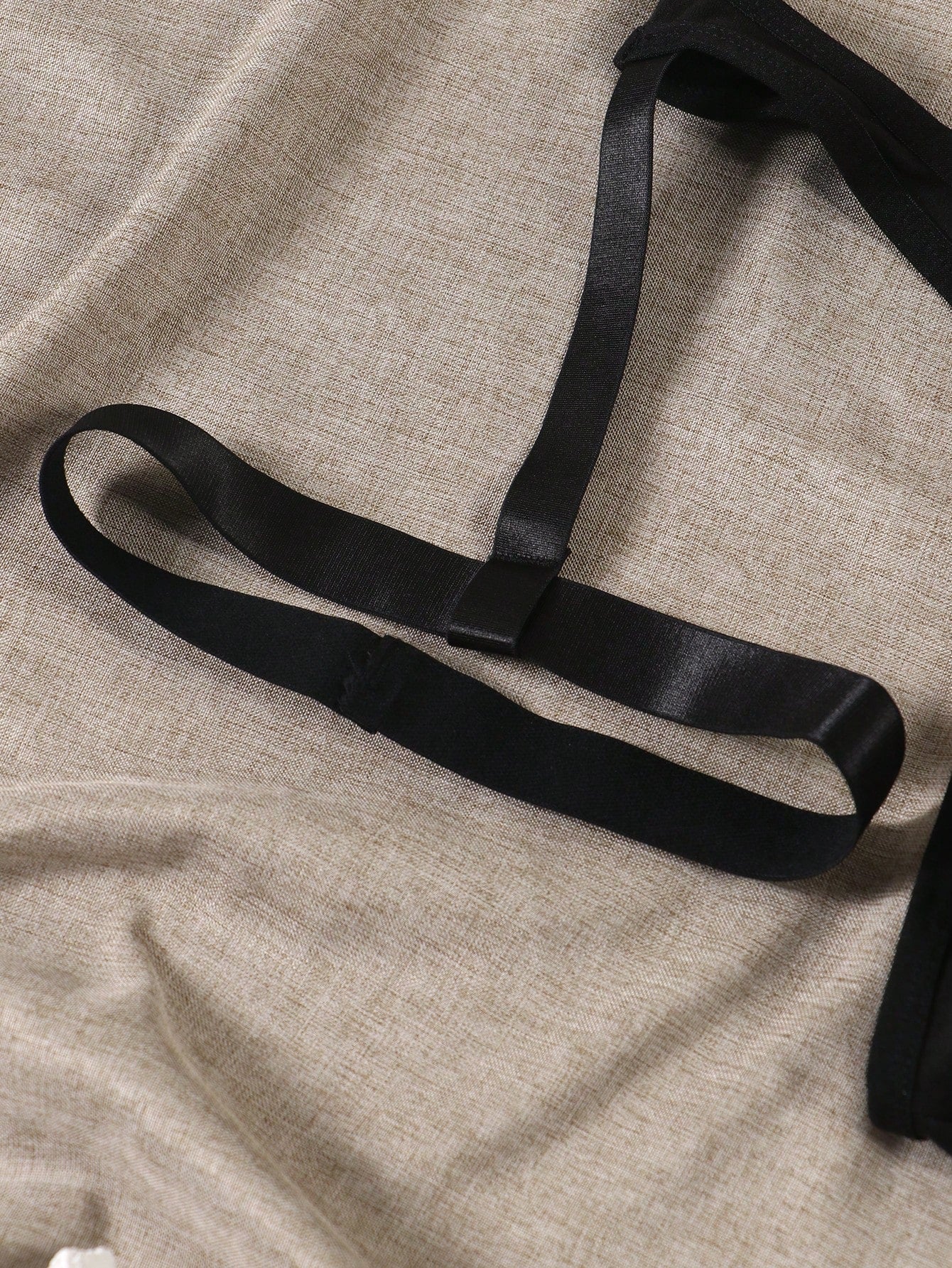 Solid Color Thong With Leg Loop For Men
