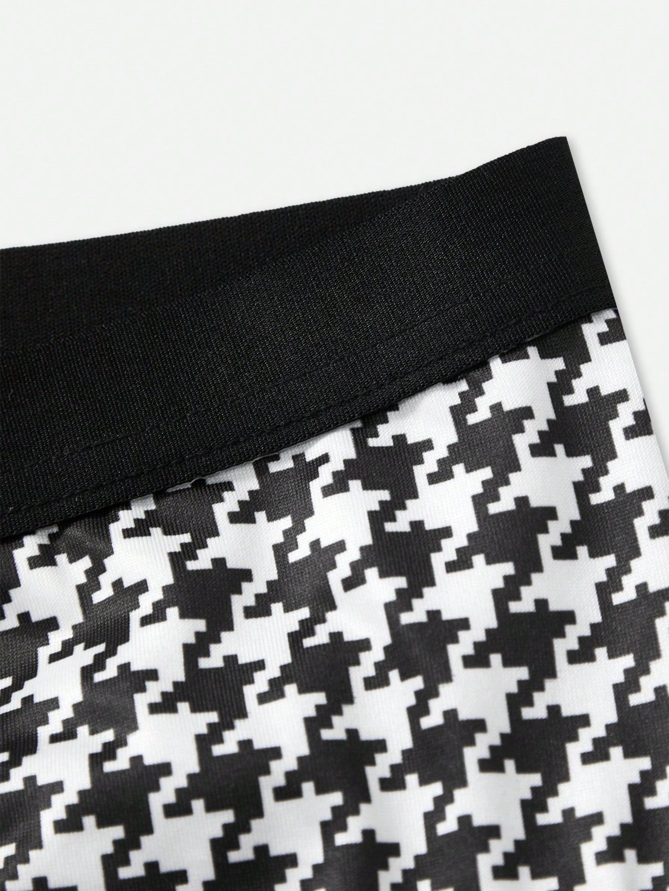 Men’s Printed Patchwork Short Black And White Pattern For Casual Styling