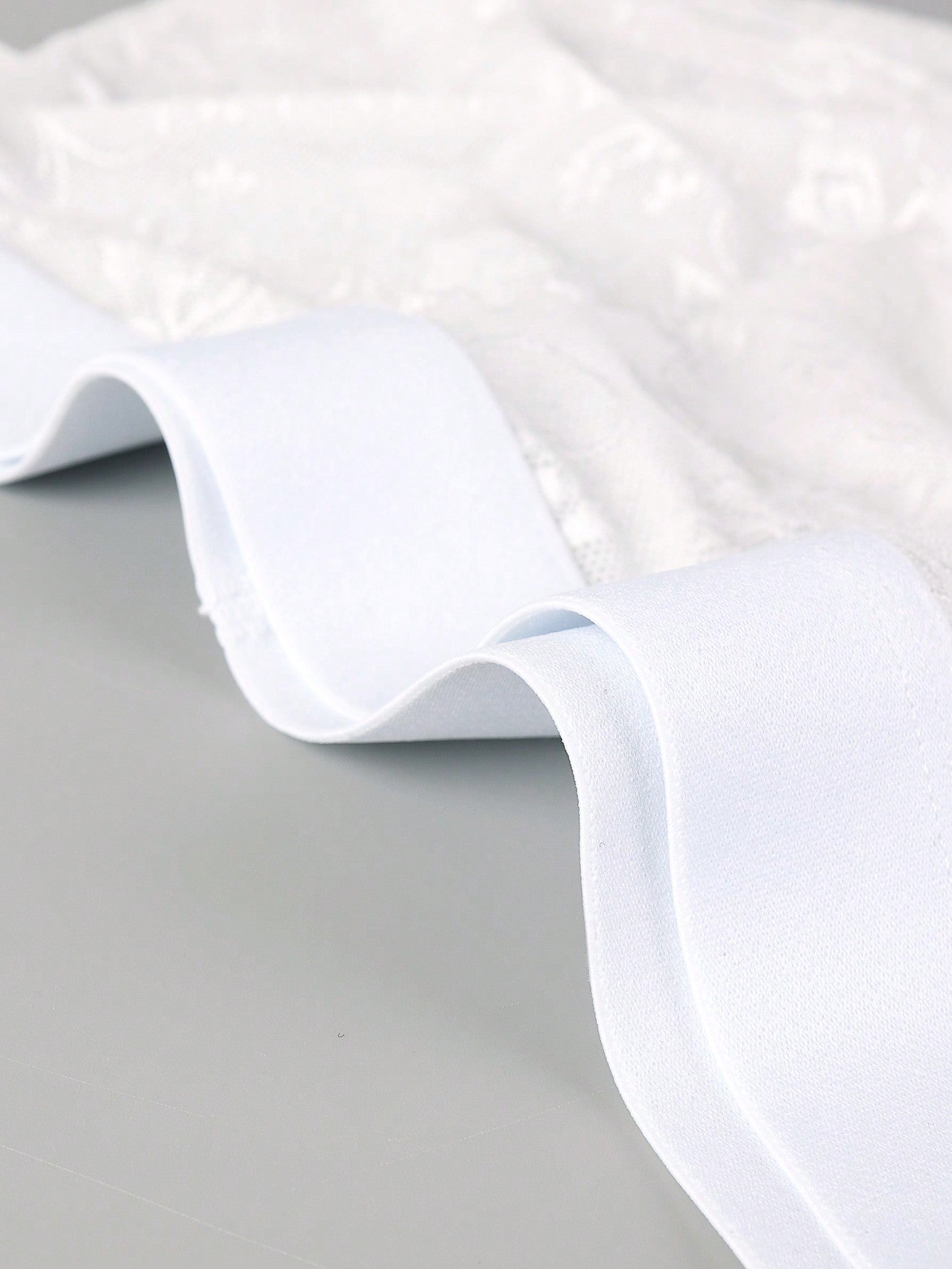 Men’s Patchwork Texture Short Neutral Color Design For Daily Use