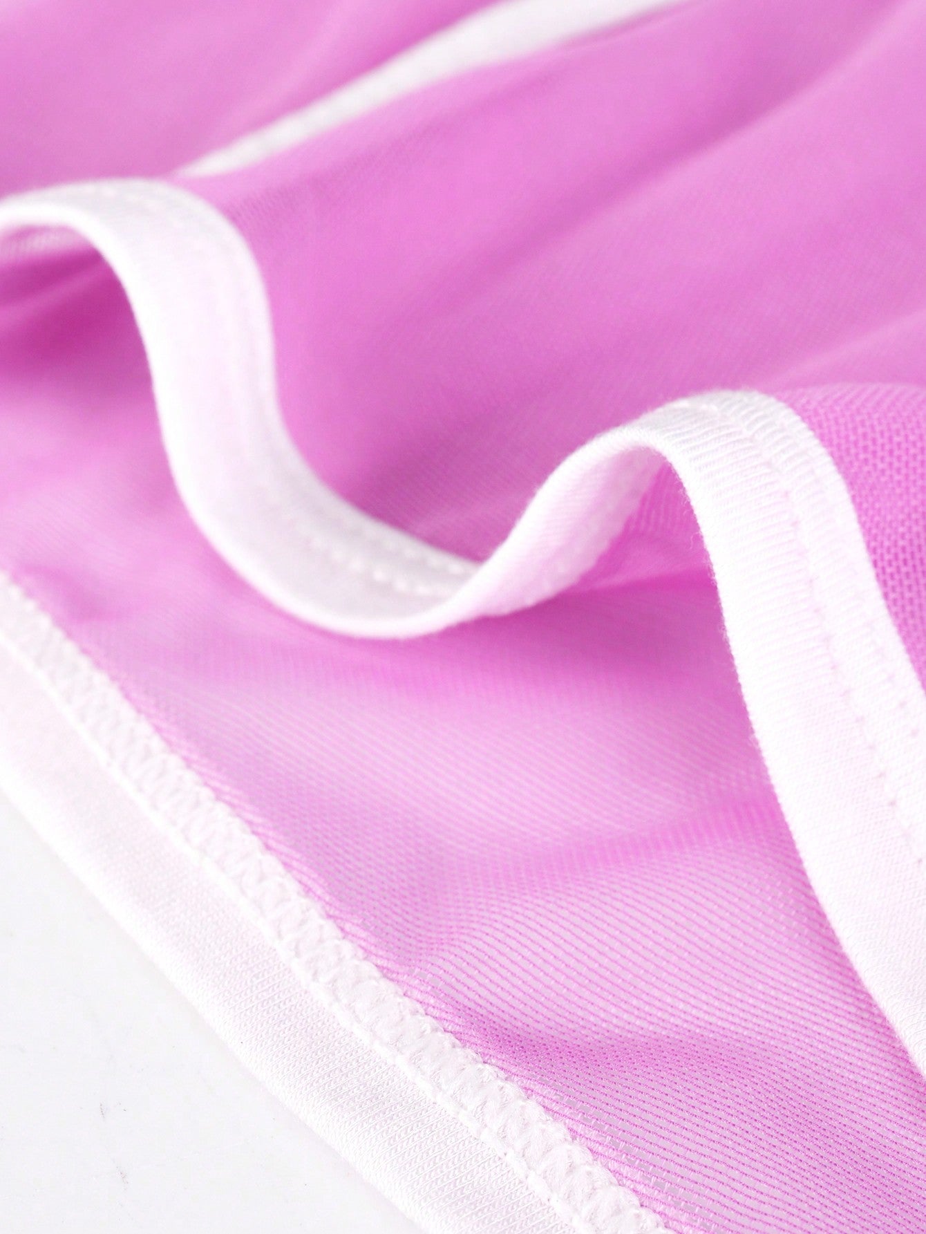 Men’s Color Block Mesh Texture Short With Contrast Trim For Daily Wear